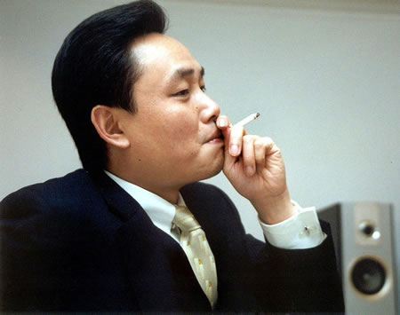国美掌门黄光裕或将出狱 三联商社临时停盘